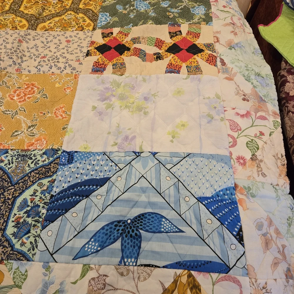 🧵 Vintage Handmade Reversible Patchwork Quilt – 73